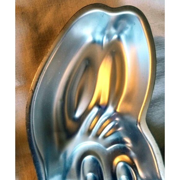 1978 Wilton Bugs Bunny Cake Pan Aluminum Character Vintage 5027598 Bakeware - Picture 9 of 14